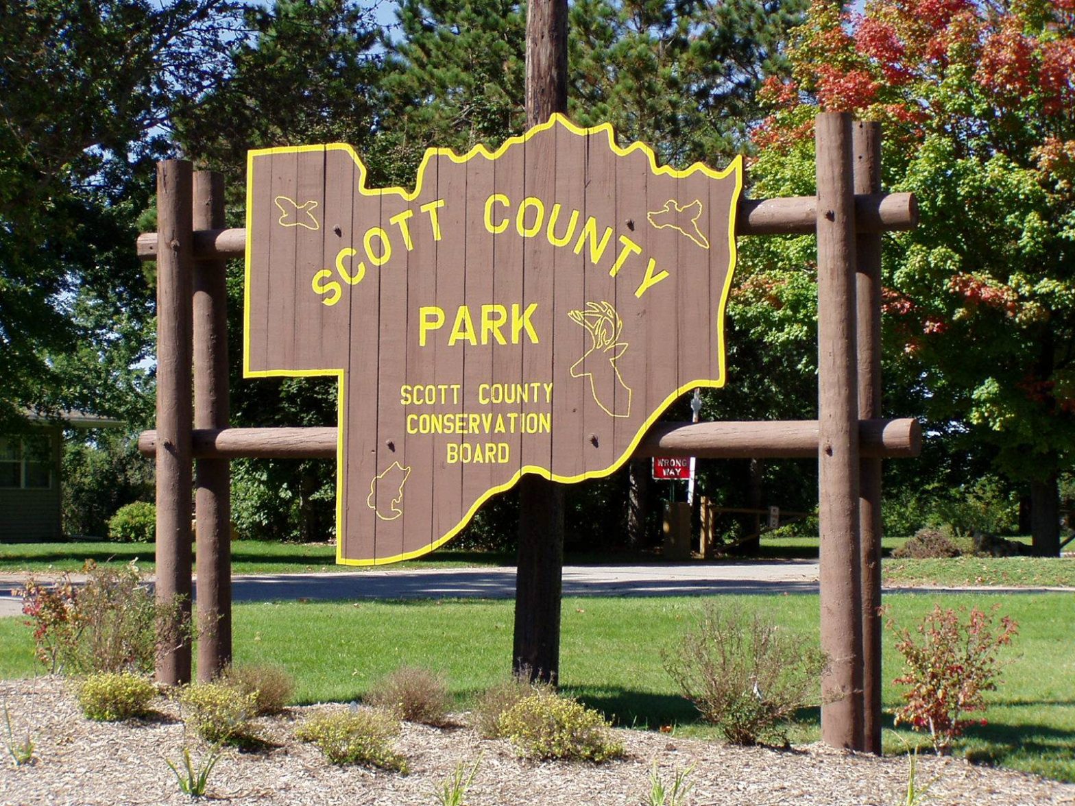 Welcome sign to Scott County park.